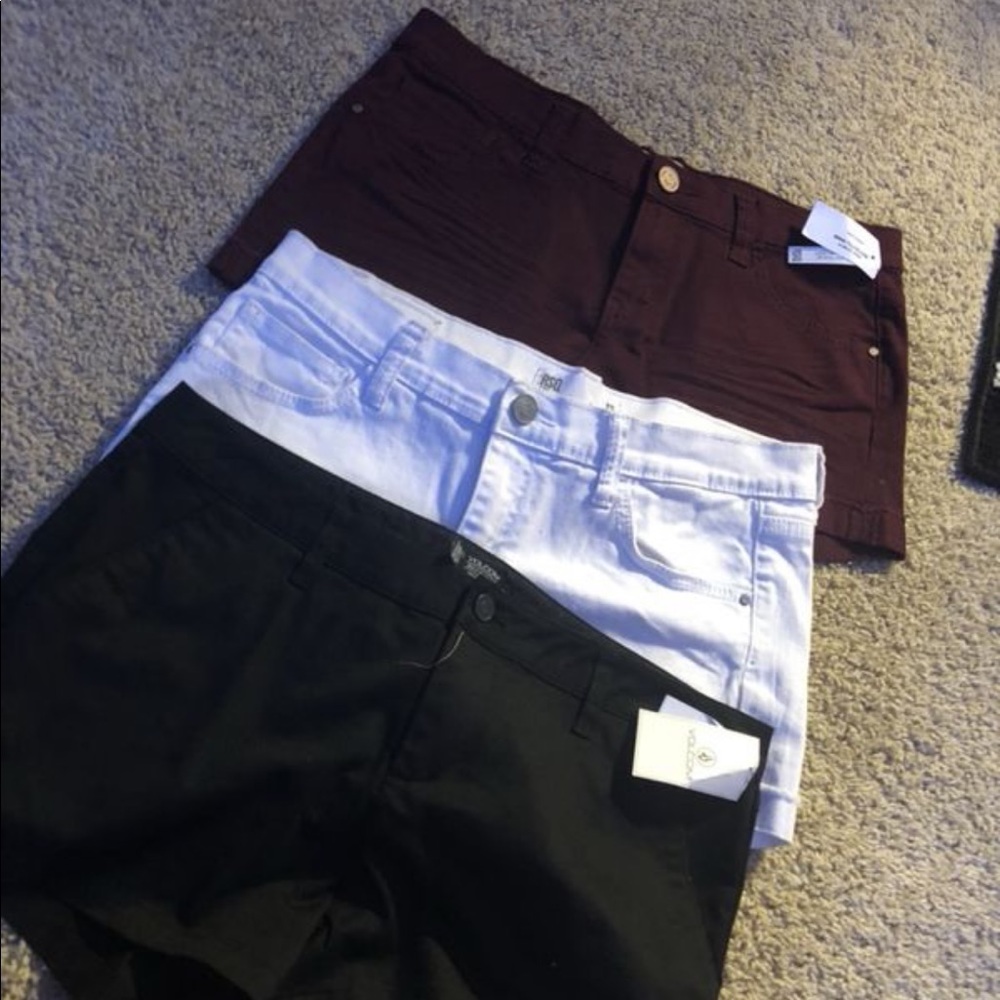 Shorts - Picture 3 of 3